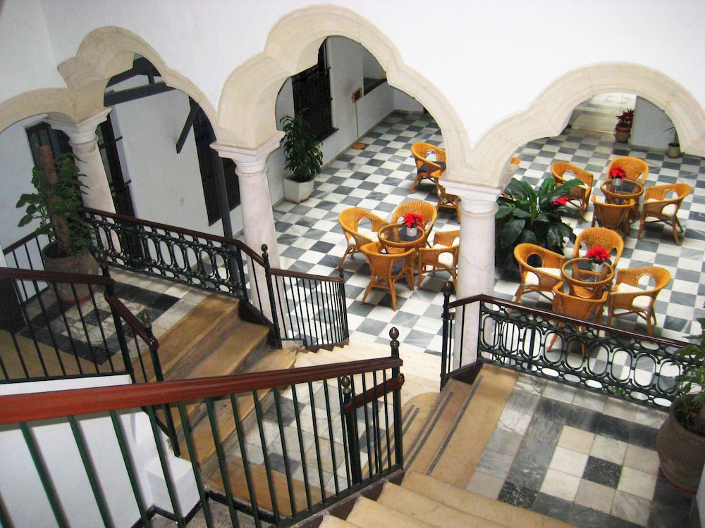 Apartamentos Larga 70 68/80