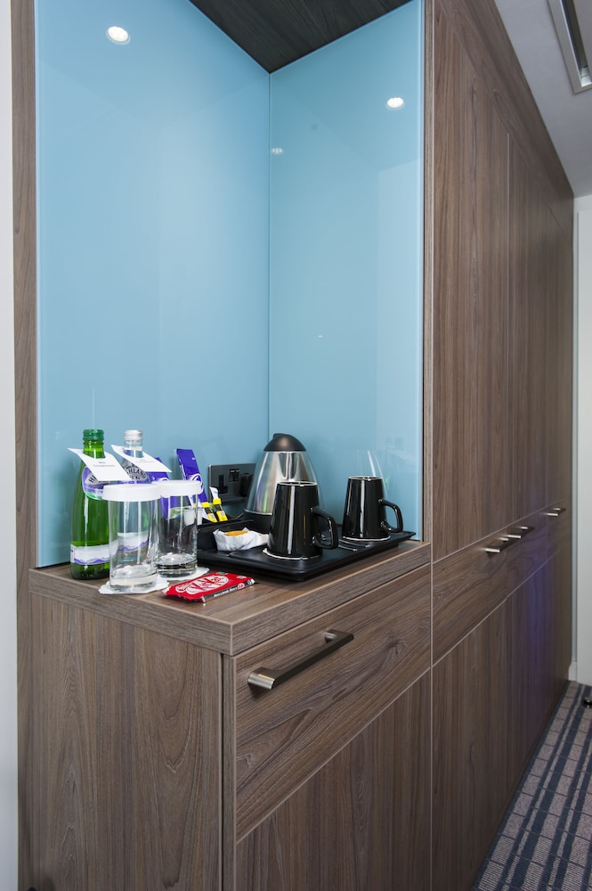 Holiday Inn London West 36/75