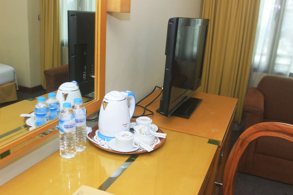 Mega Anggrek Hotel and Convention 53/57