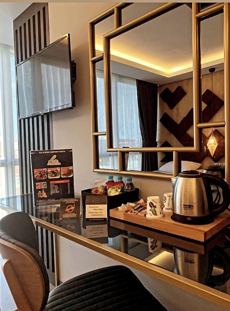 Fly And Stay Airport Hotel 45/55