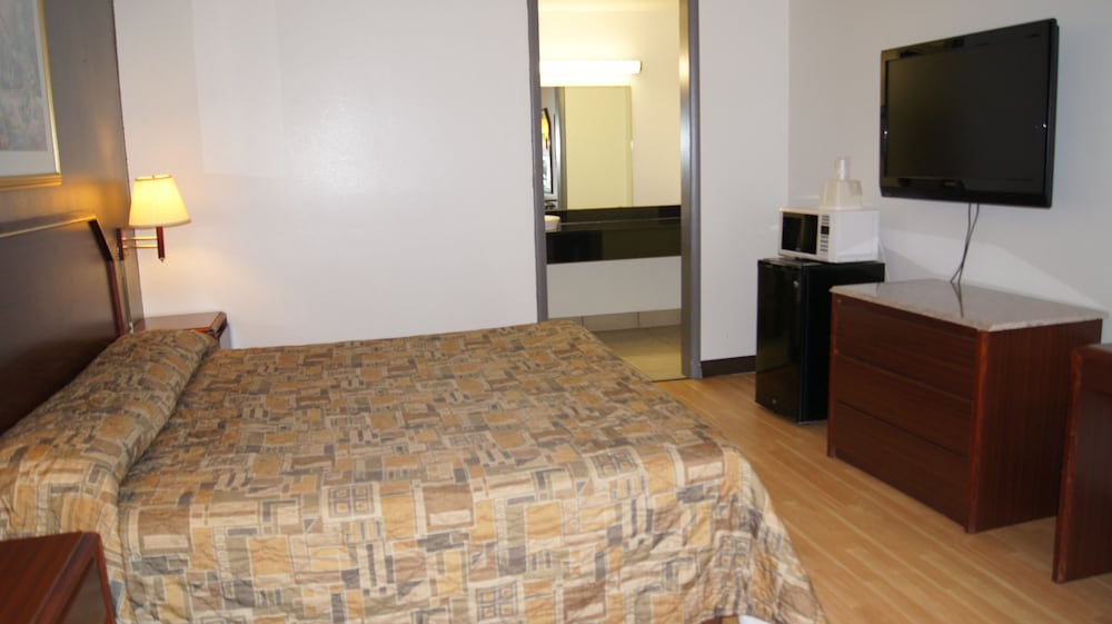 Executive Inn 13/36