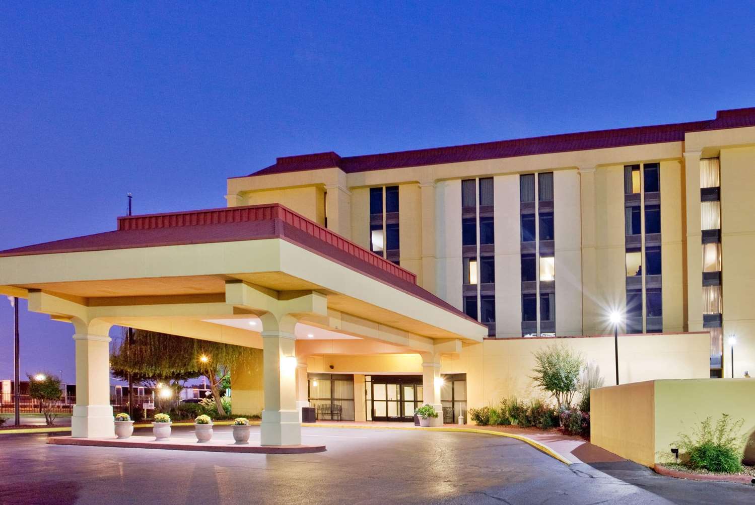 La Quinta Inn & Suites by Wyndham Memphis Airport Graceland 3/71
