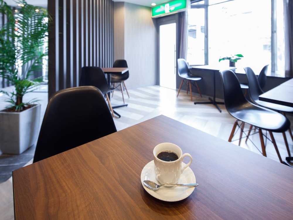 Reftel Osaka Airport Hotel 40/55