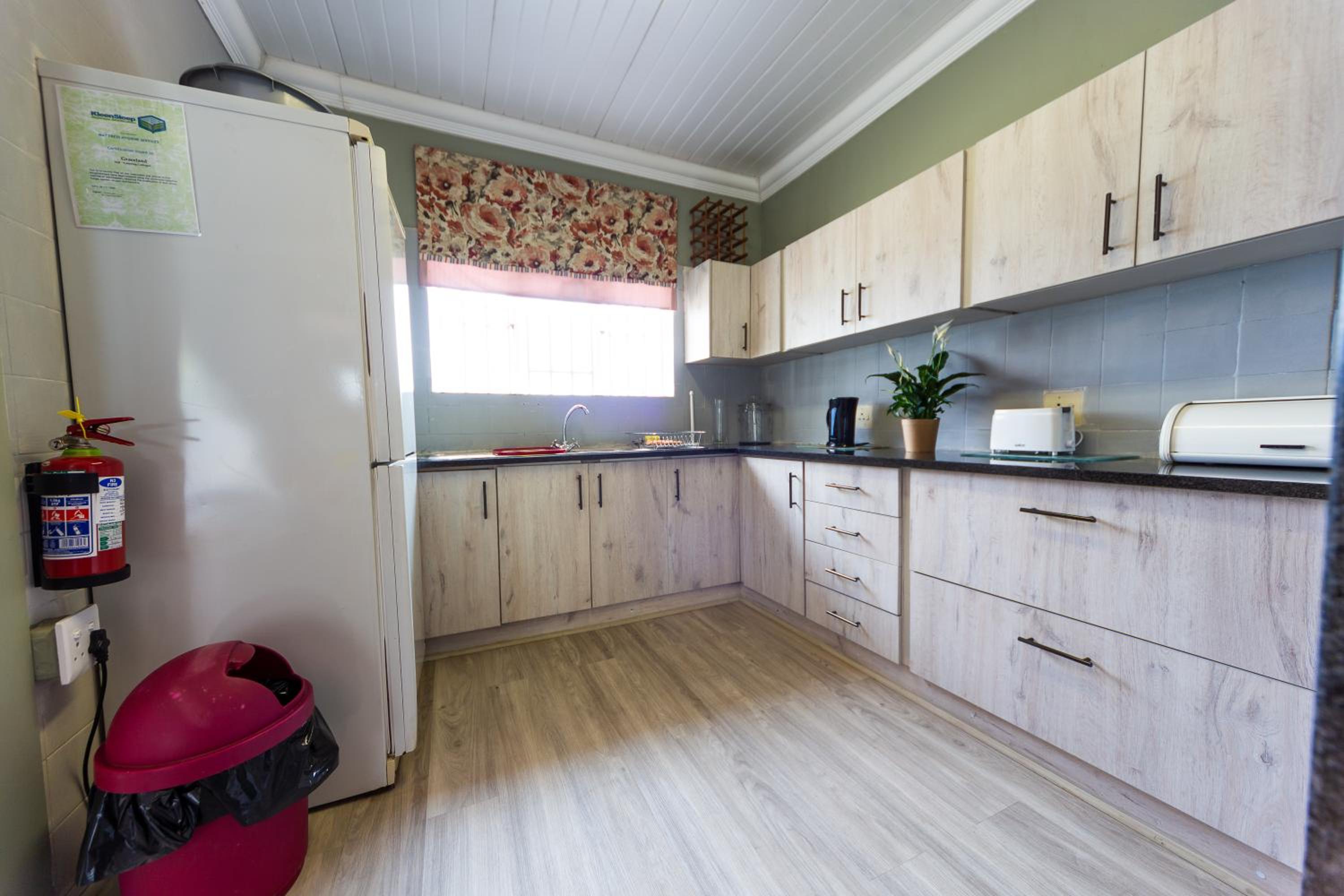 Graceland Self-Catering Cottages 3/15