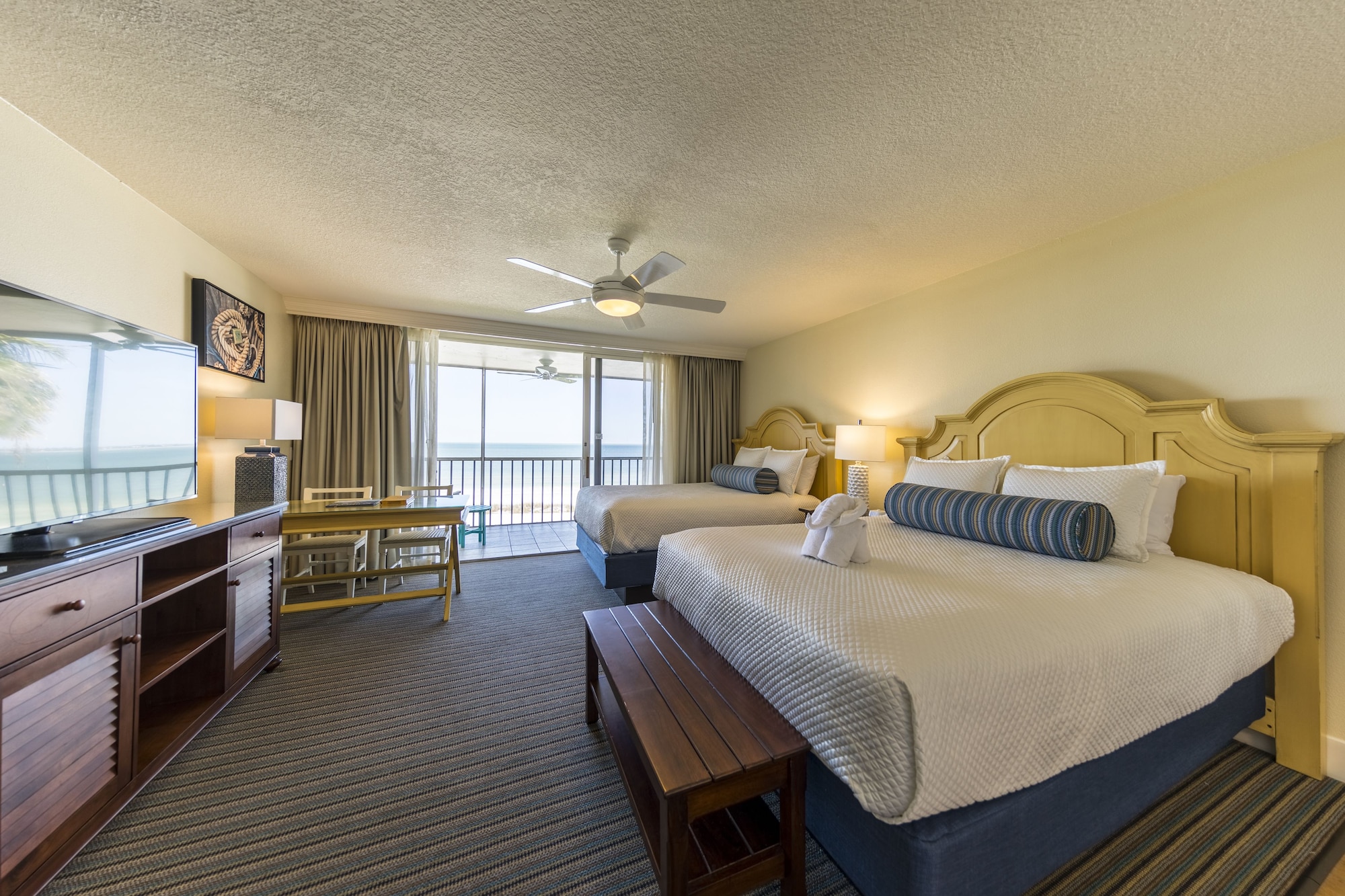 Deluxe, Studio, 2 Queen Beds, Gulf Front