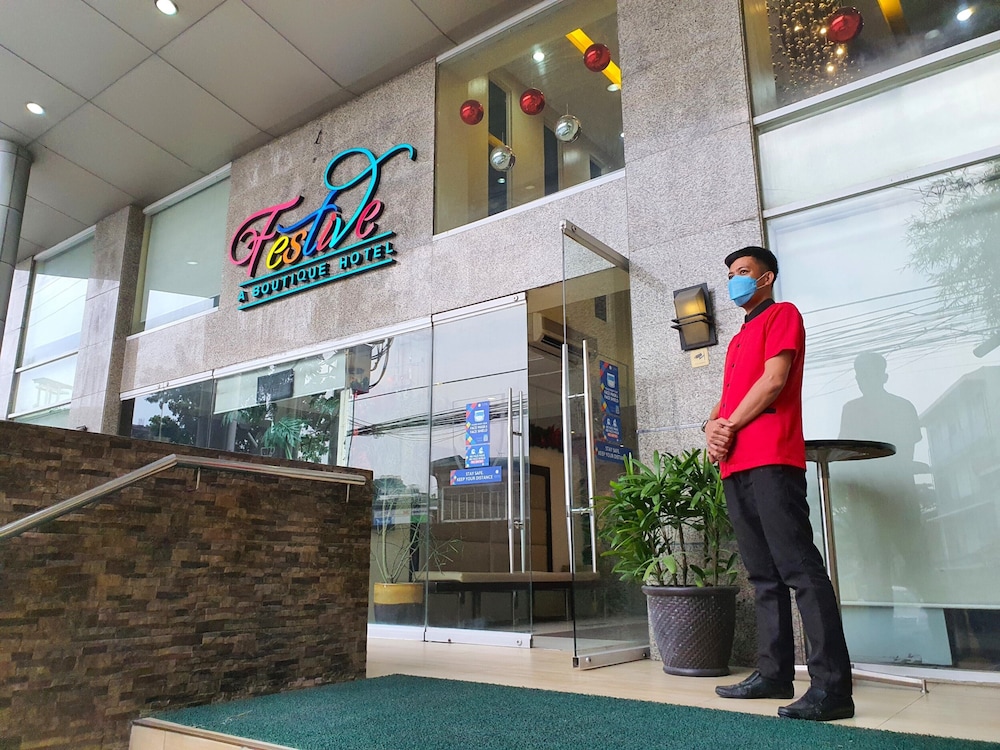 Festive Hotel Makati 13/60