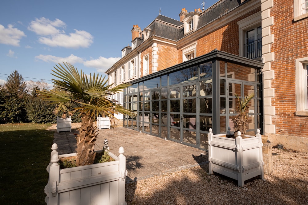 Hotel the Originals Domaine Des Thomeaux 2/50