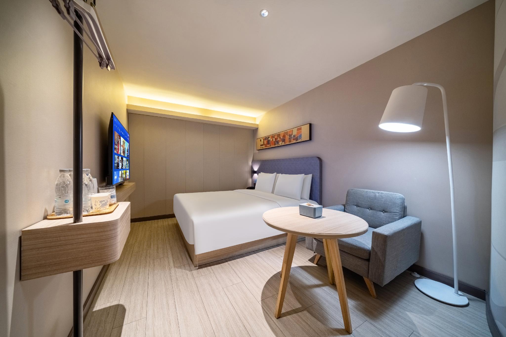 Double Bed, No Window