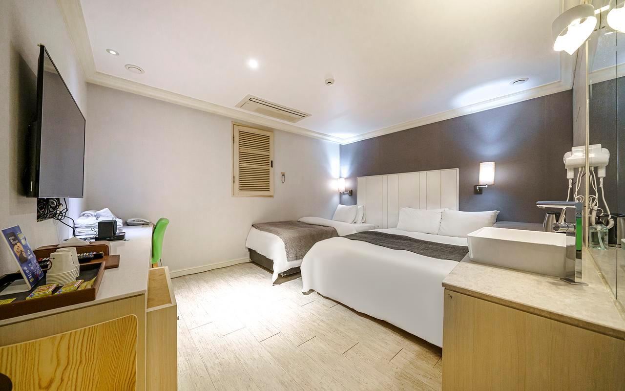 Deluxe, Twin Beds