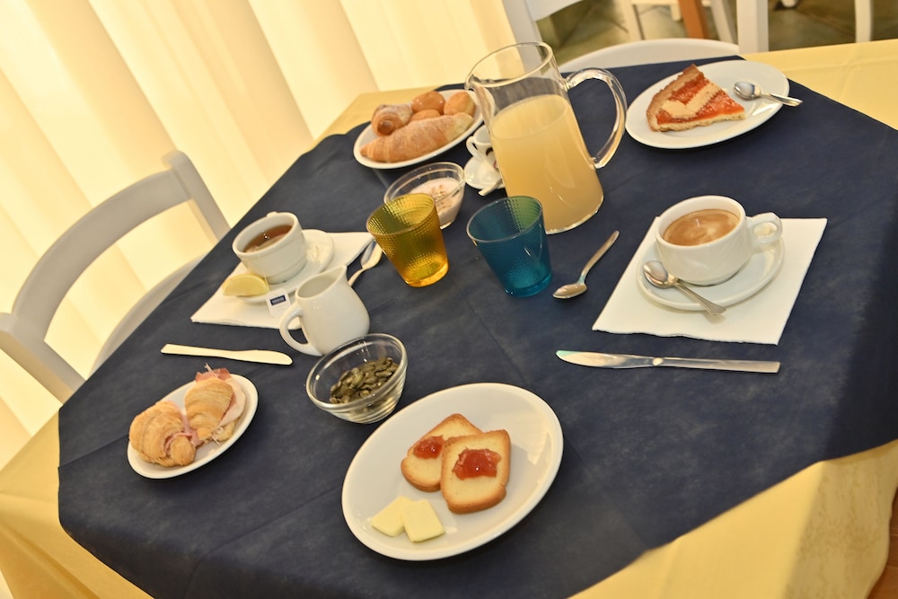 Hotel Italy 24/50