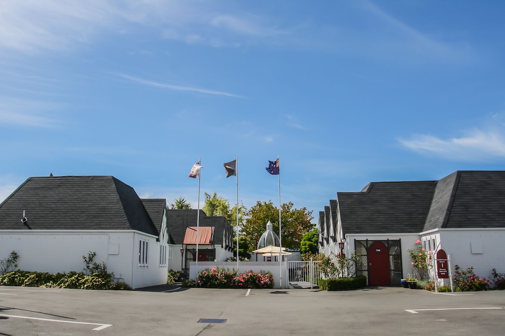 Camelot Motor Lodge 52/62