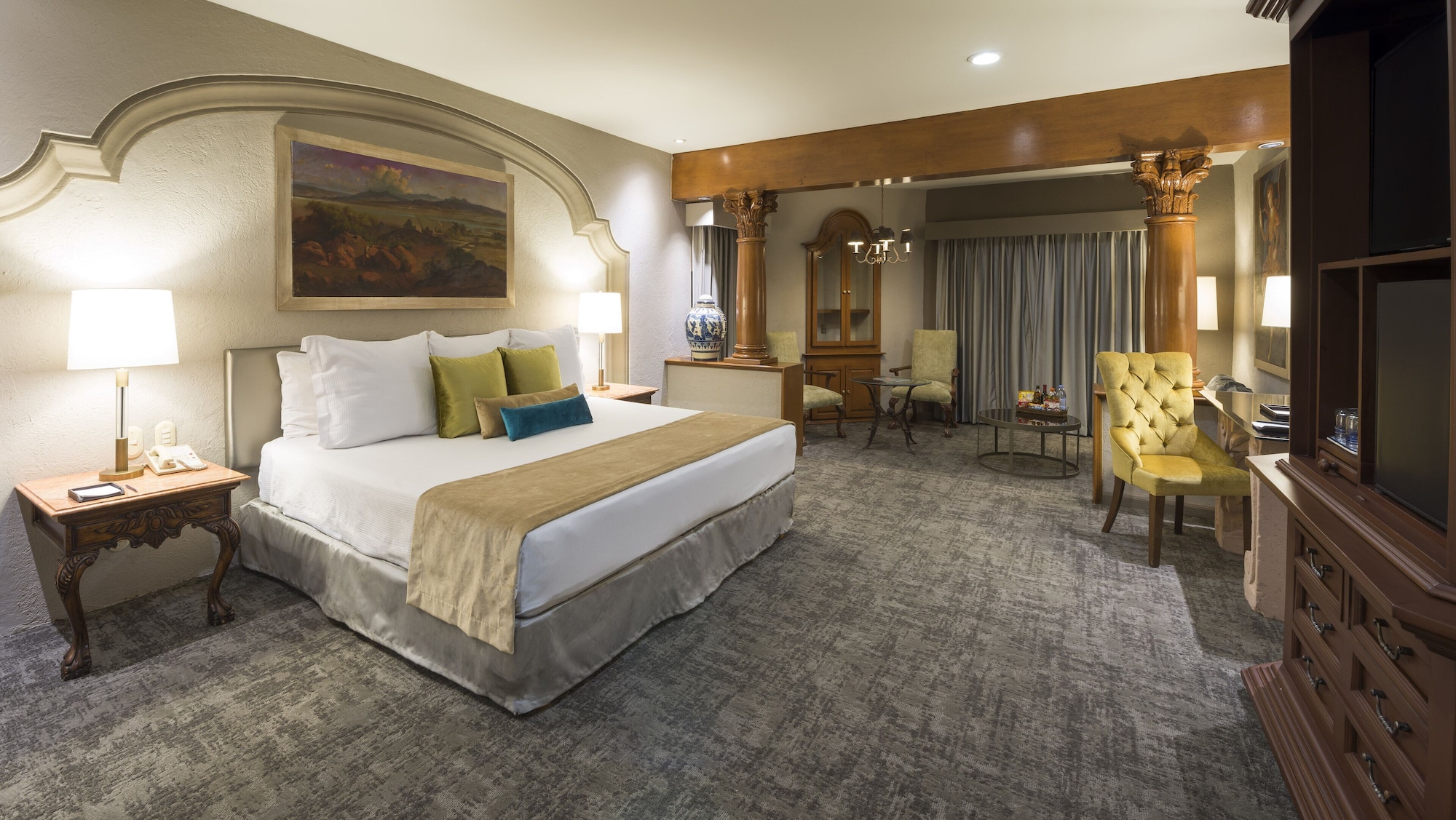 GOBERNADOR, SUITE, KING BED