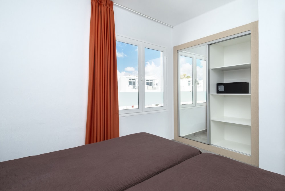 Apartamentos LIVVO Oasis 49/70