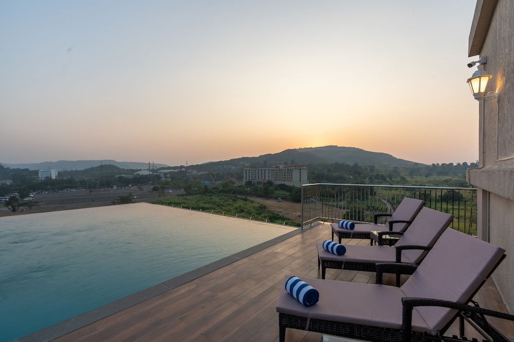 Mastiff Grand The Sia Palace Suites & Banquets, Khopoli 55/61
