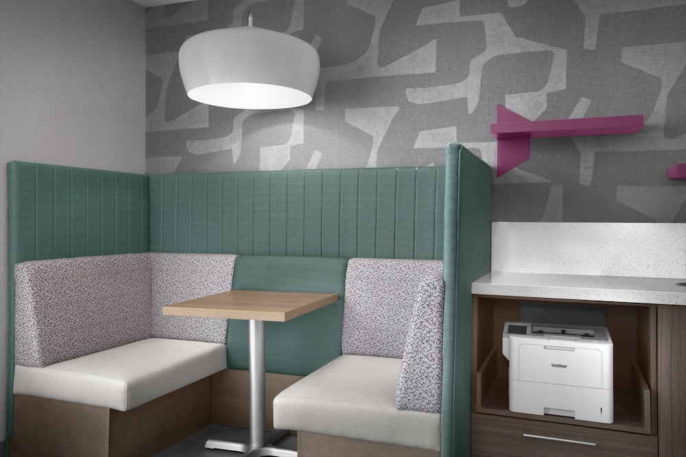 Home2 Suites by Hilton Chelmsford Lowell 30/36