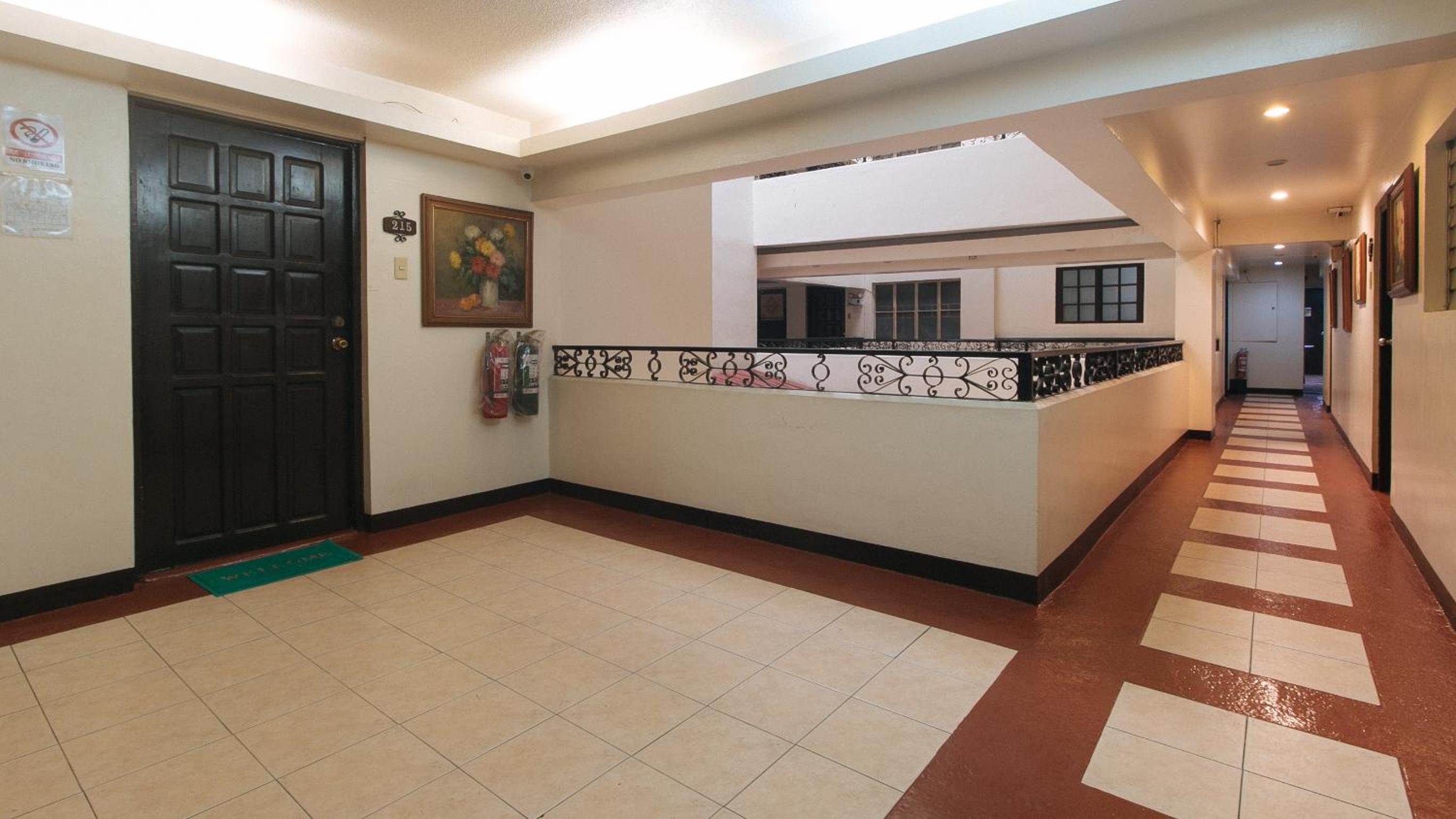 El Rico Suites 6/47