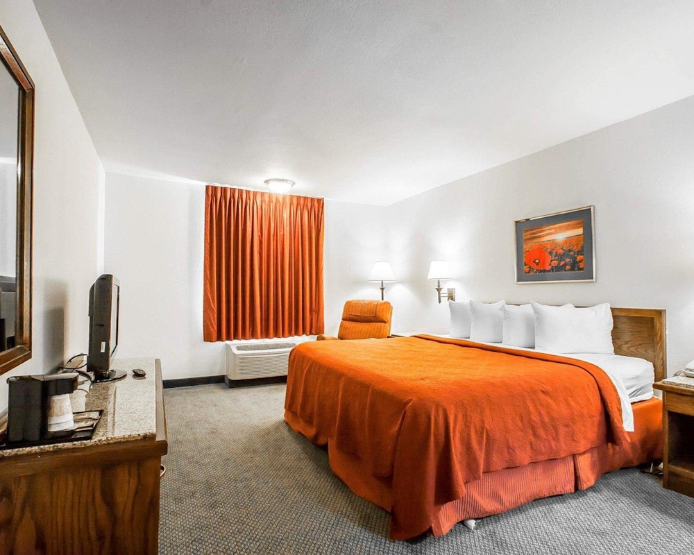 Quality Inn & Suites North Springfield MO 18/45