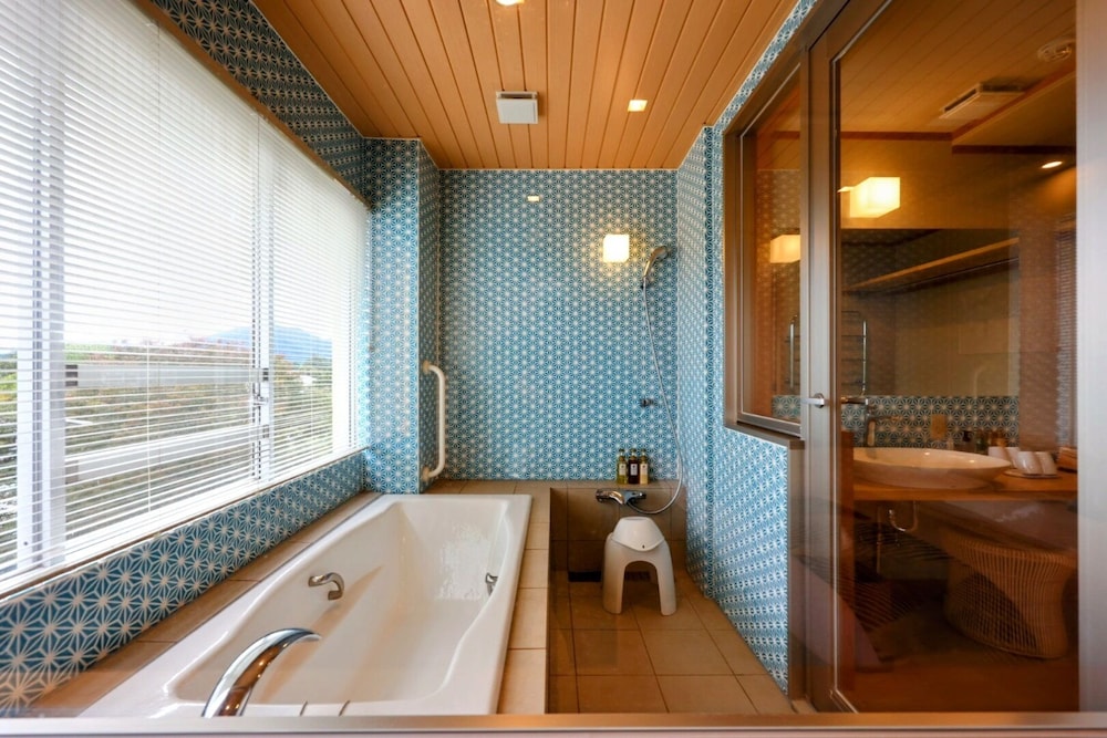 Fuji Lake Hotel 48/49