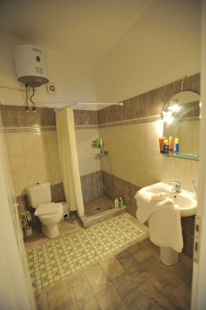 St. Spiridon Hotel 16/16