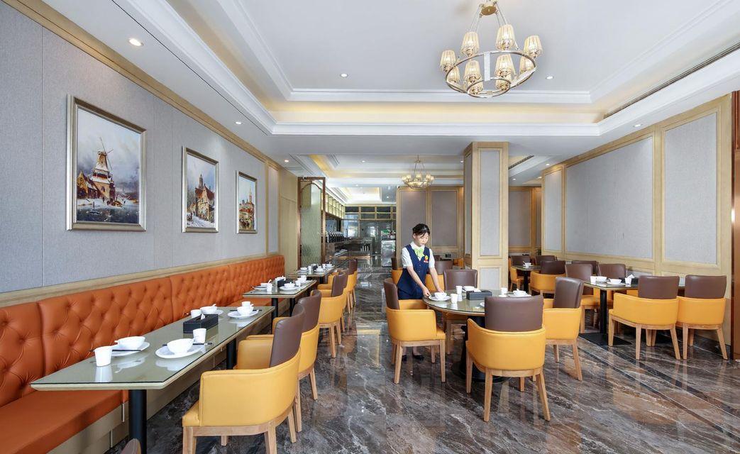 Vienna Hotel (Xi'an Qujiang Datang never night city) 27/40
