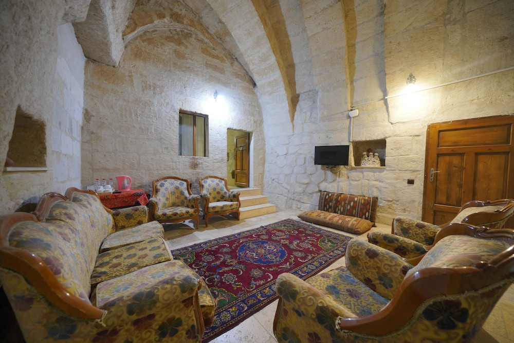 View Cave Hotel 30/50