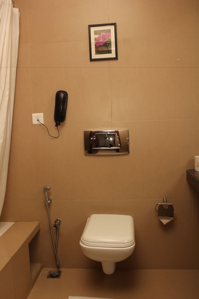 KEYS HOTEL, THE AURES 49/50