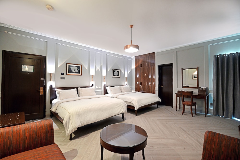 The Residency Hotel 10/43