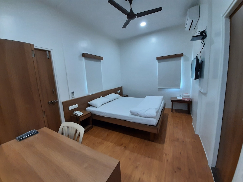 Hotel Bhooshan 17/30