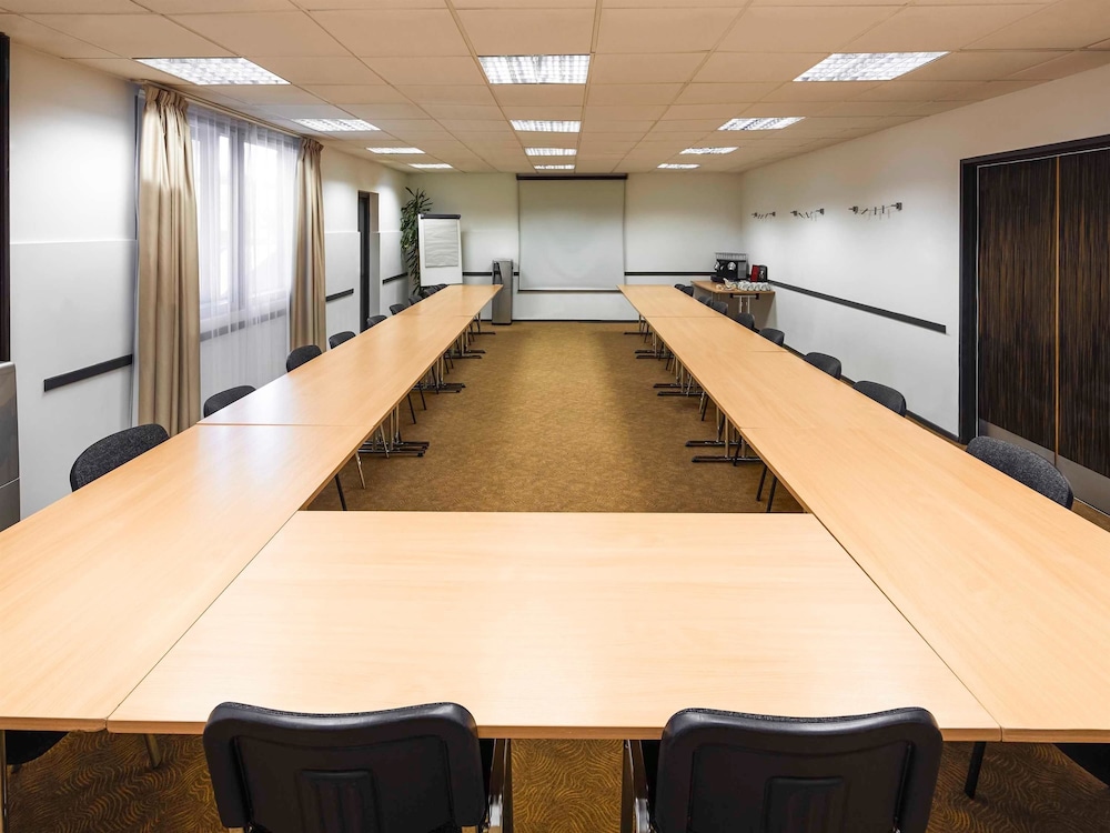Ibis London Luton Airport 45/49