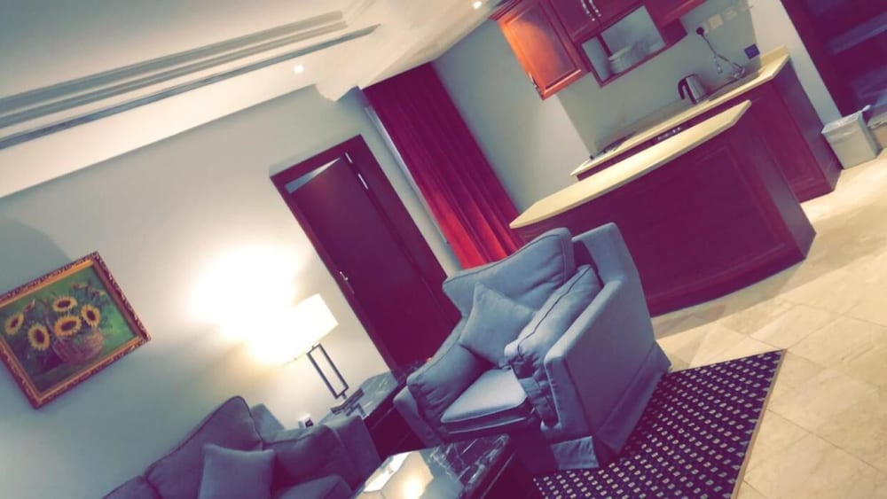 ثلاثة وستون أجنحة فندقية(Sixty Three Hotel) 44/50