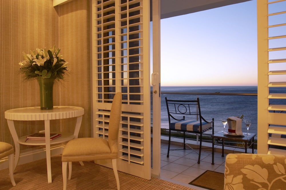 The Twelve Apostles Hotel And Spa 37/65