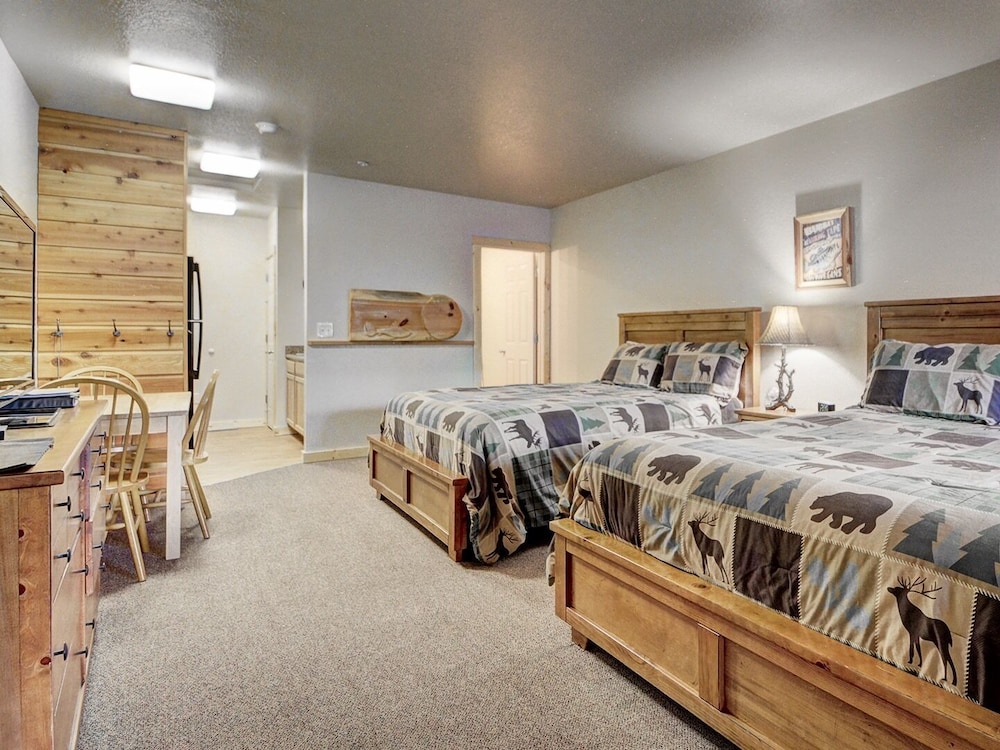 Eagle Fire Lodge Cabins 23/75