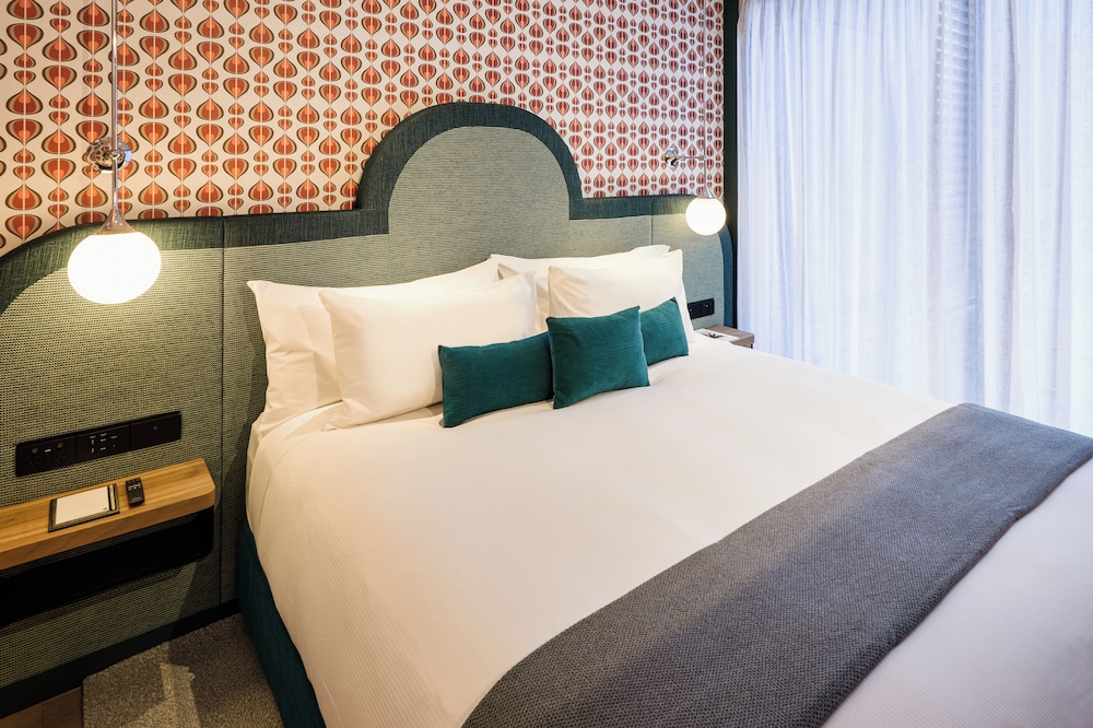 ROCK STAR, SUITE, KING BED