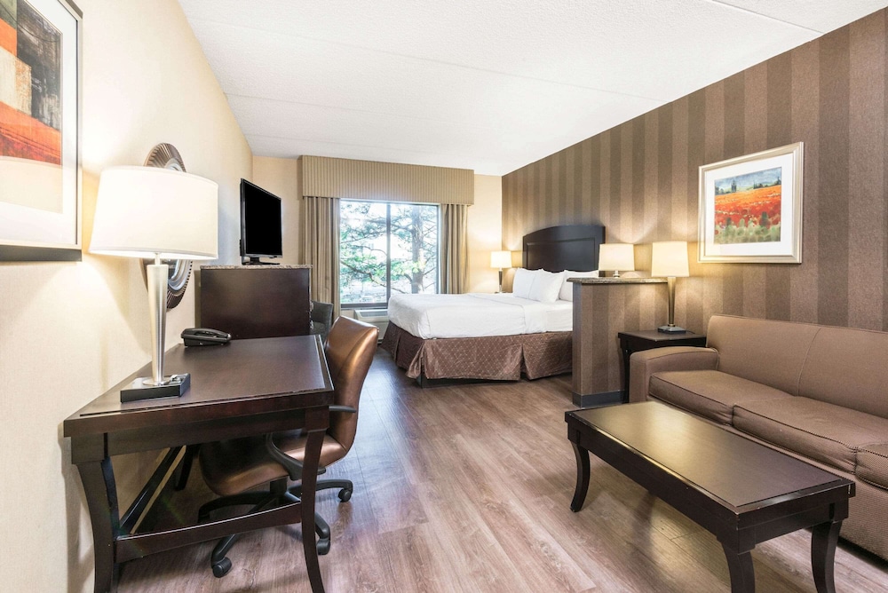 La Quinta Inn & Suites by Wyndham Bel Air/I-95 Exit 77A 27/44