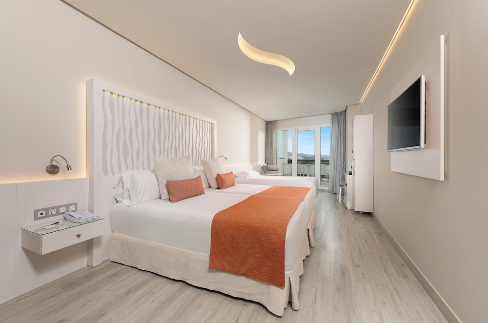 MAKE IT HAPPEN, WITH EXTRA BED, BALCONY