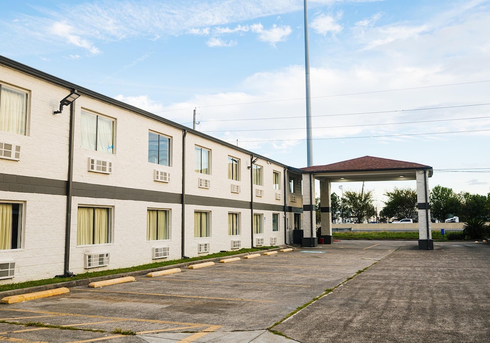 SureStay by Best Western Channelview 33/37