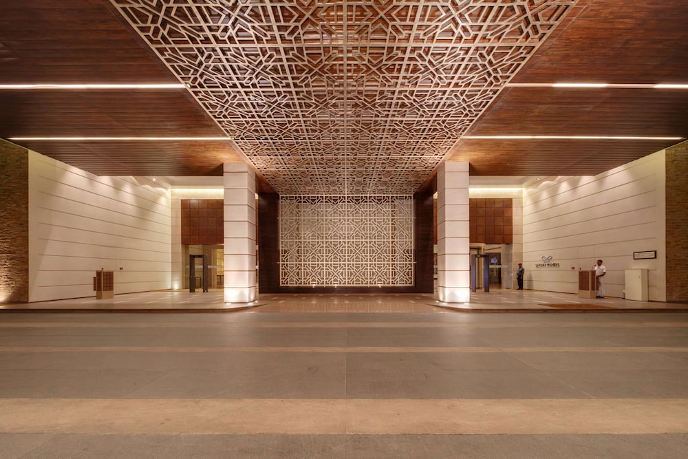 Balaji Sarovar Premiere Solapur 21/45