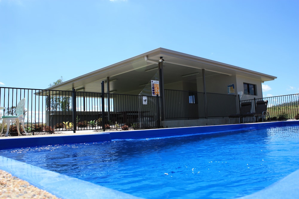 Casa Nostra Motel 43/55