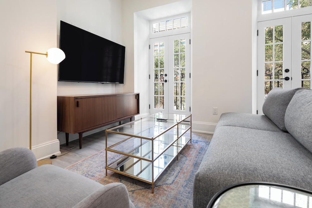 Sosuite at French Quarters - Rittenhouse Square 27/50