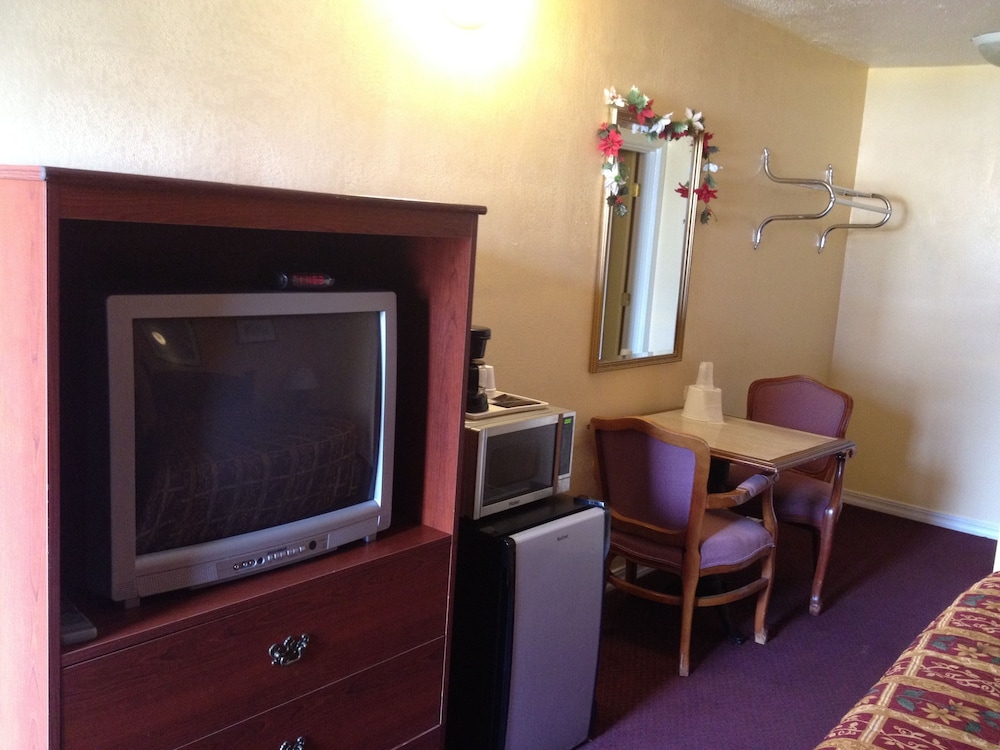 Budget Inn of America 43/65