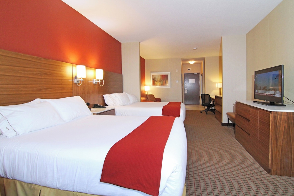 Suite, 2 Queen Beds, Sofa