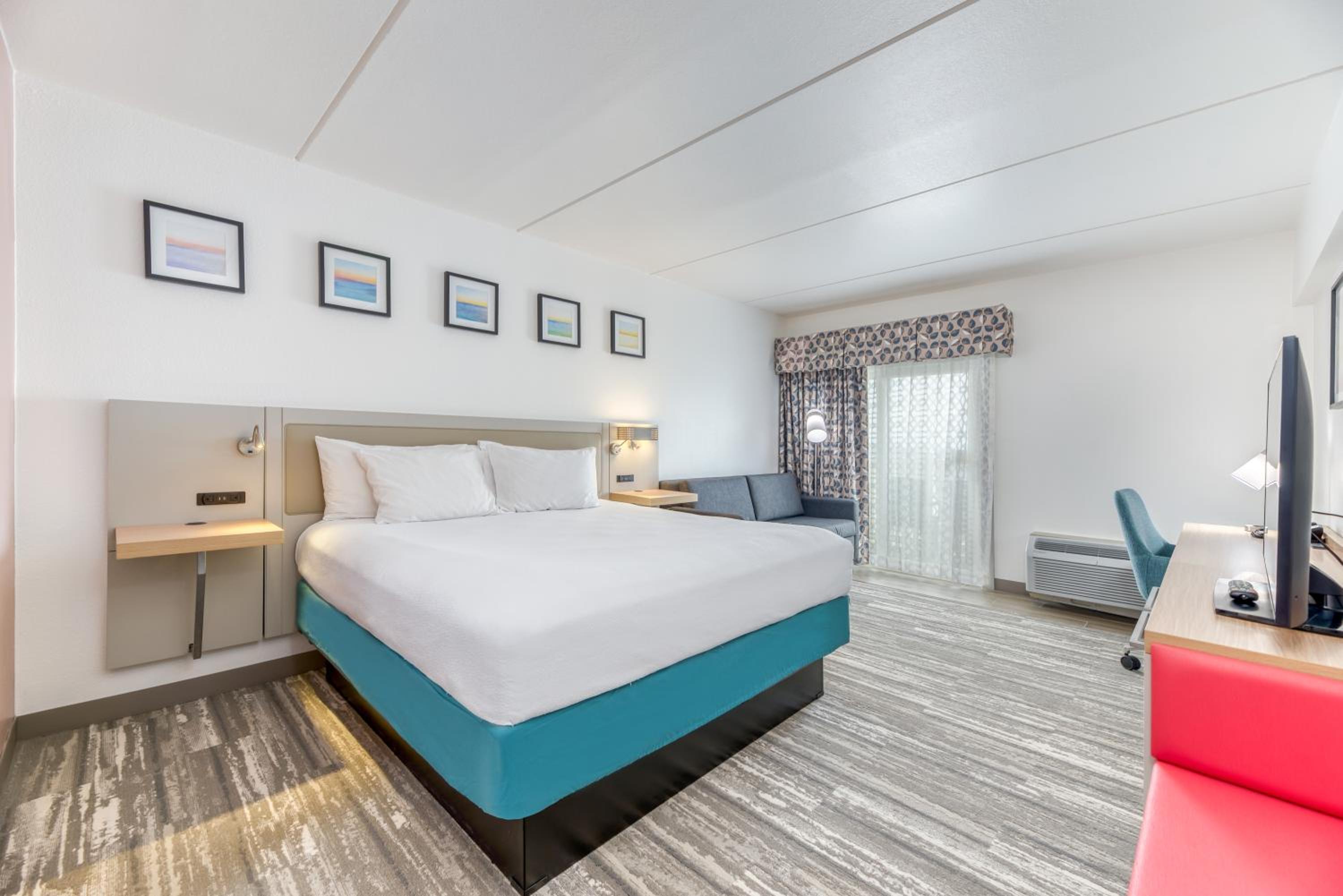 Room, King Bed, Ocean Front, Sofa