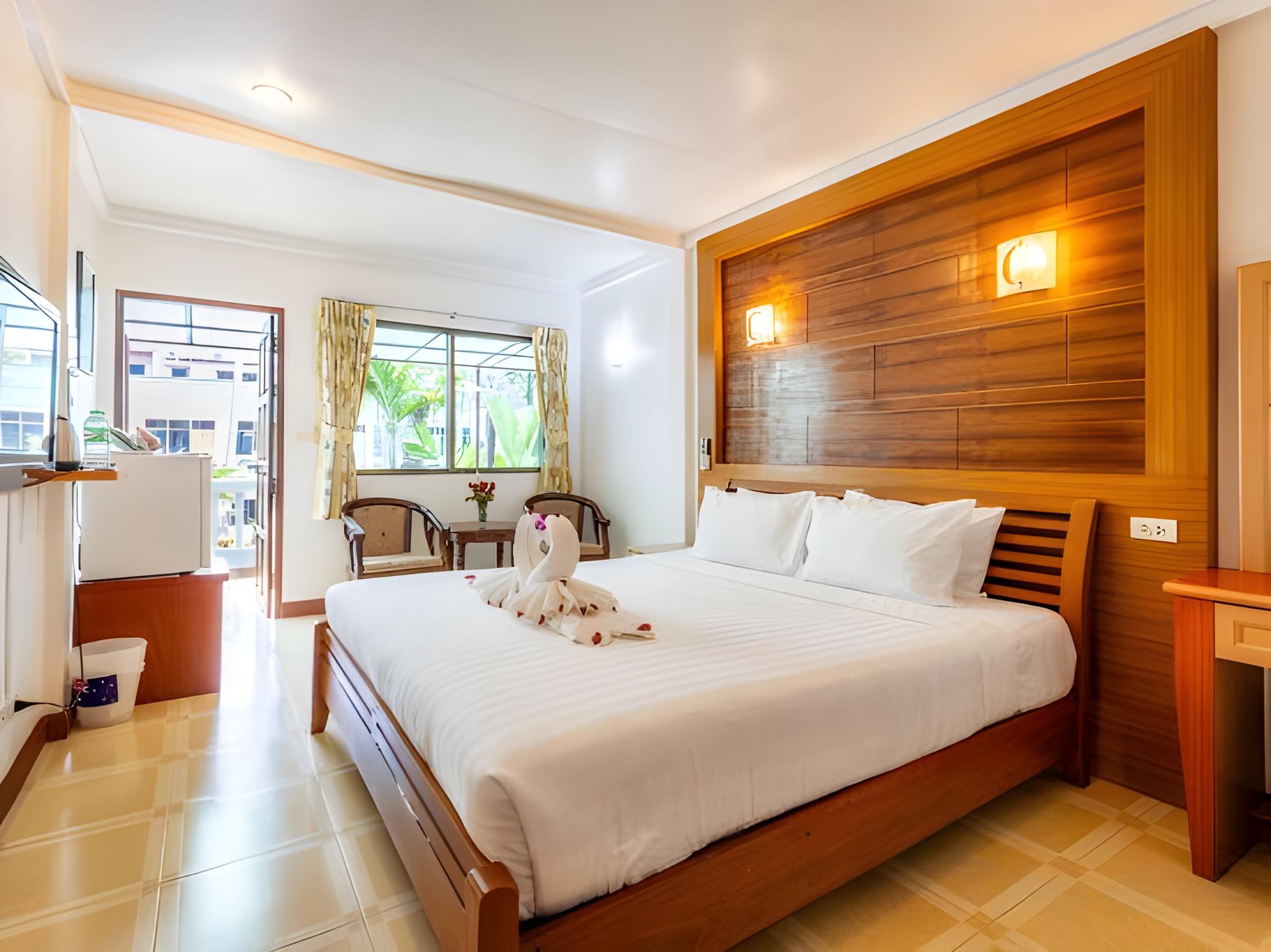 Super, Deluxe, King Bed