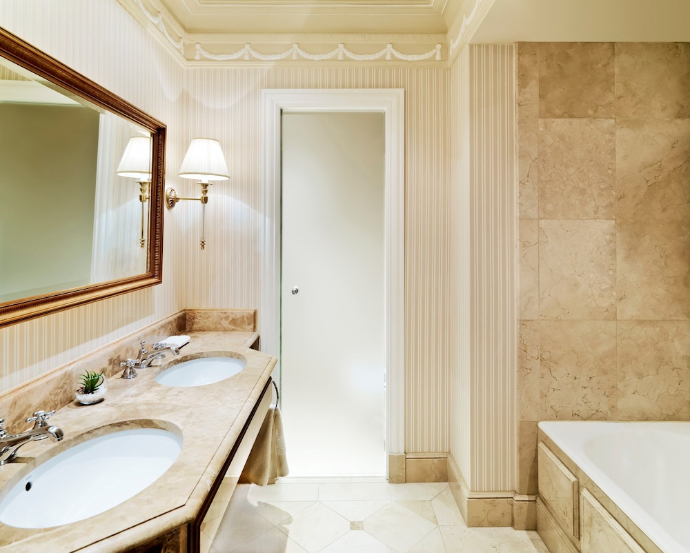 The Palace, A Luxury Collection Hotel 12/42