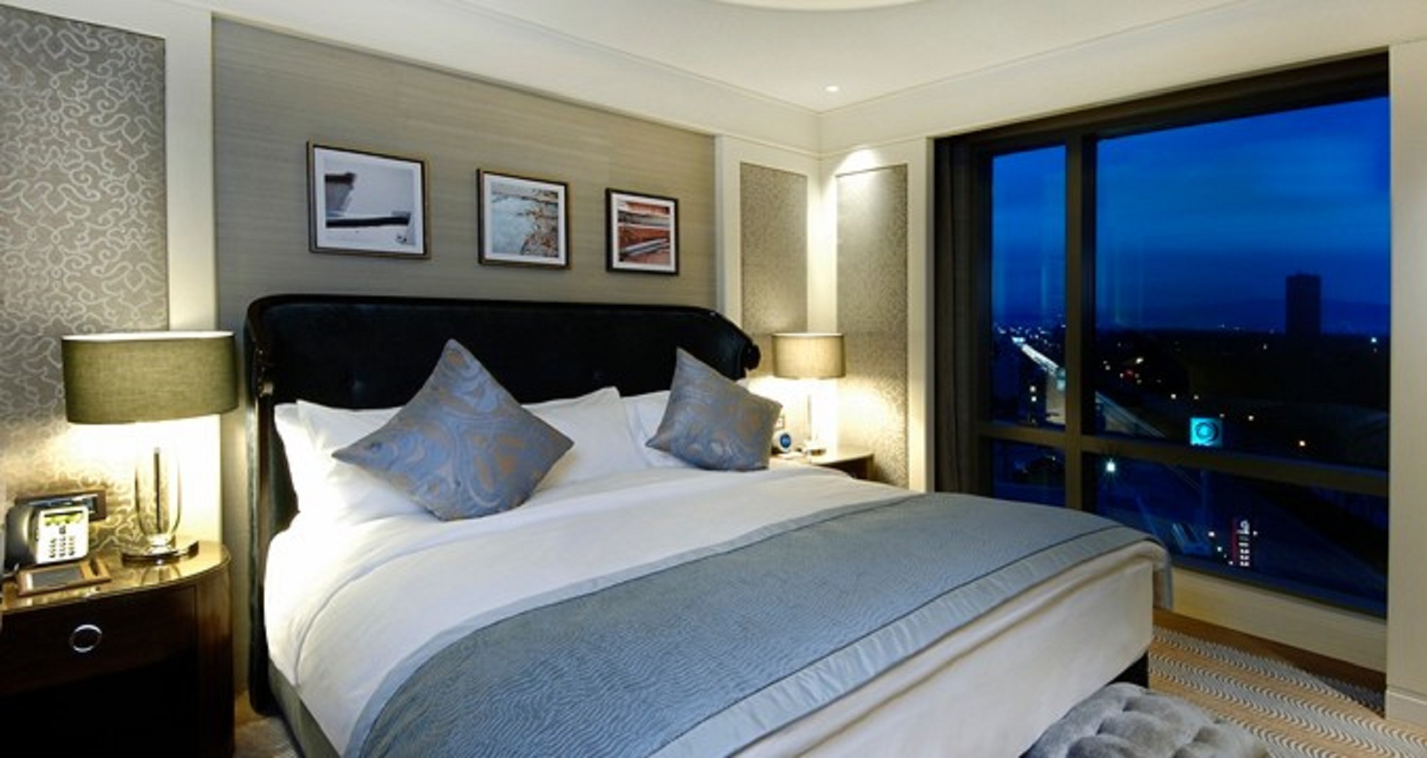 EXECUTIVE, SUITE, KING BED, LOUNGE ACCESS