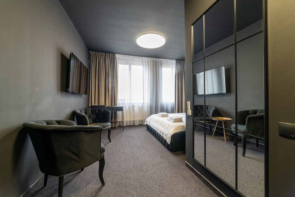 Fullton Hotel 18/50