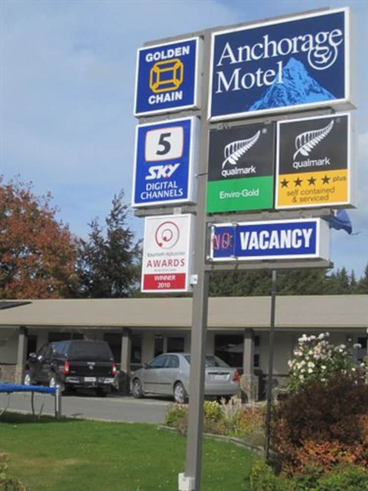 Anchorage Motel 2/74