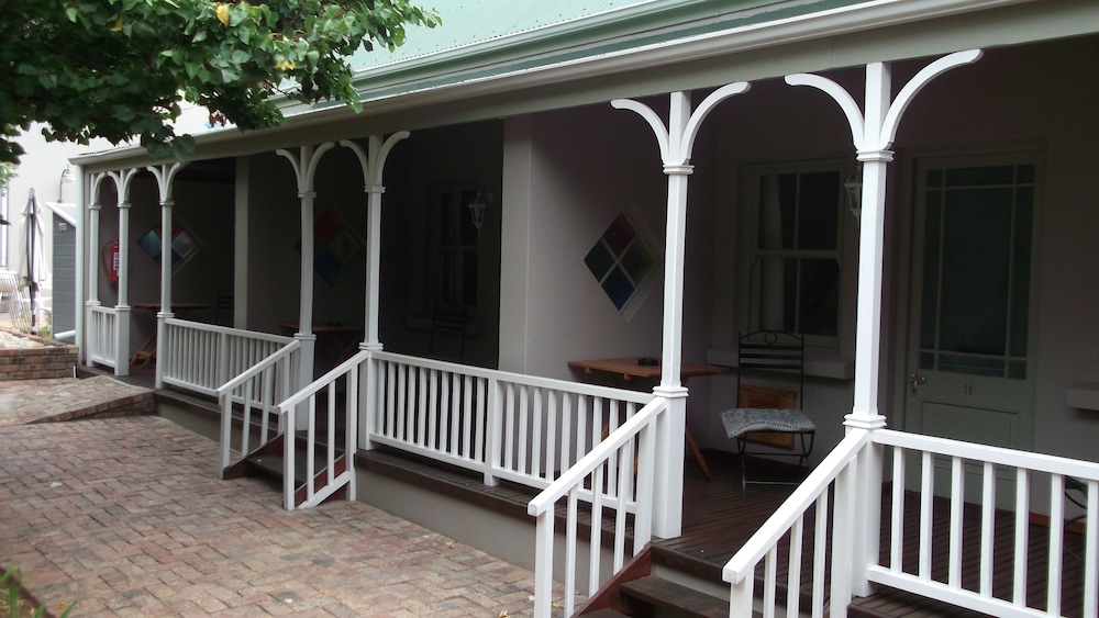 Housemartin Guest Lodge 5/46