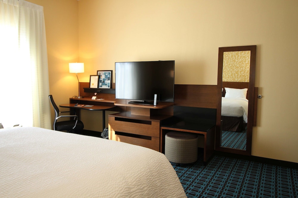 Fairfield Inn Suites London 5/35