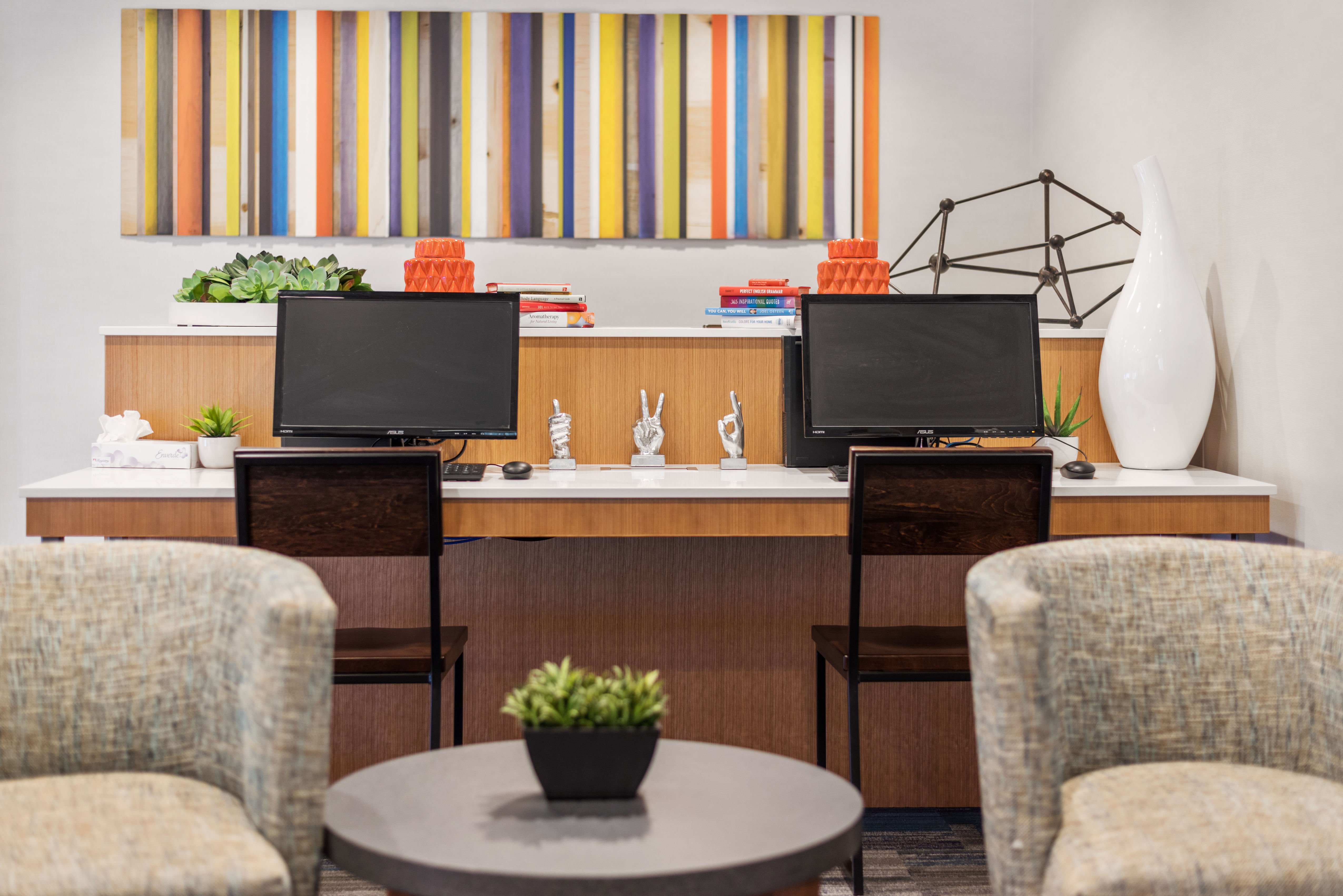 Holiday Inn Express & Suites Salt Lake City West Valley 23/28